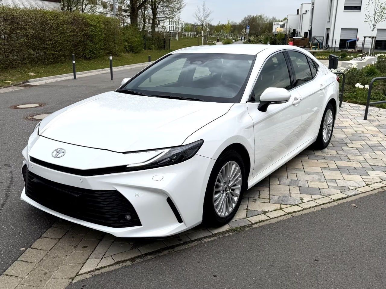 Toyota Camry Hybrid 